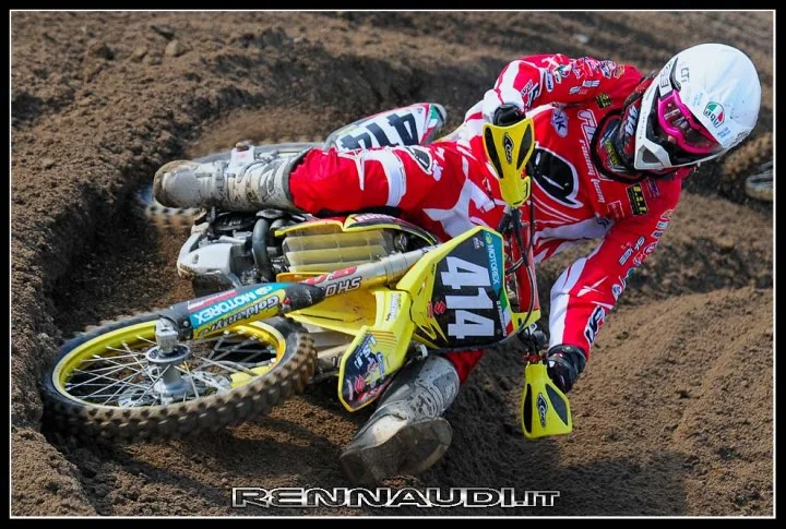 Deny Phlippaerts con Suzuki RMZ 250 al Campionato Italiano MX2