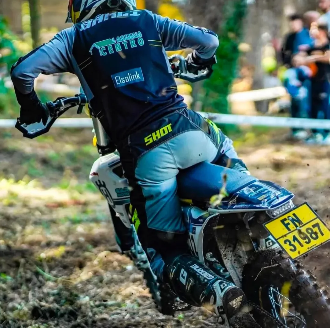 Filippo Barli con la Husqvarna TE 125
