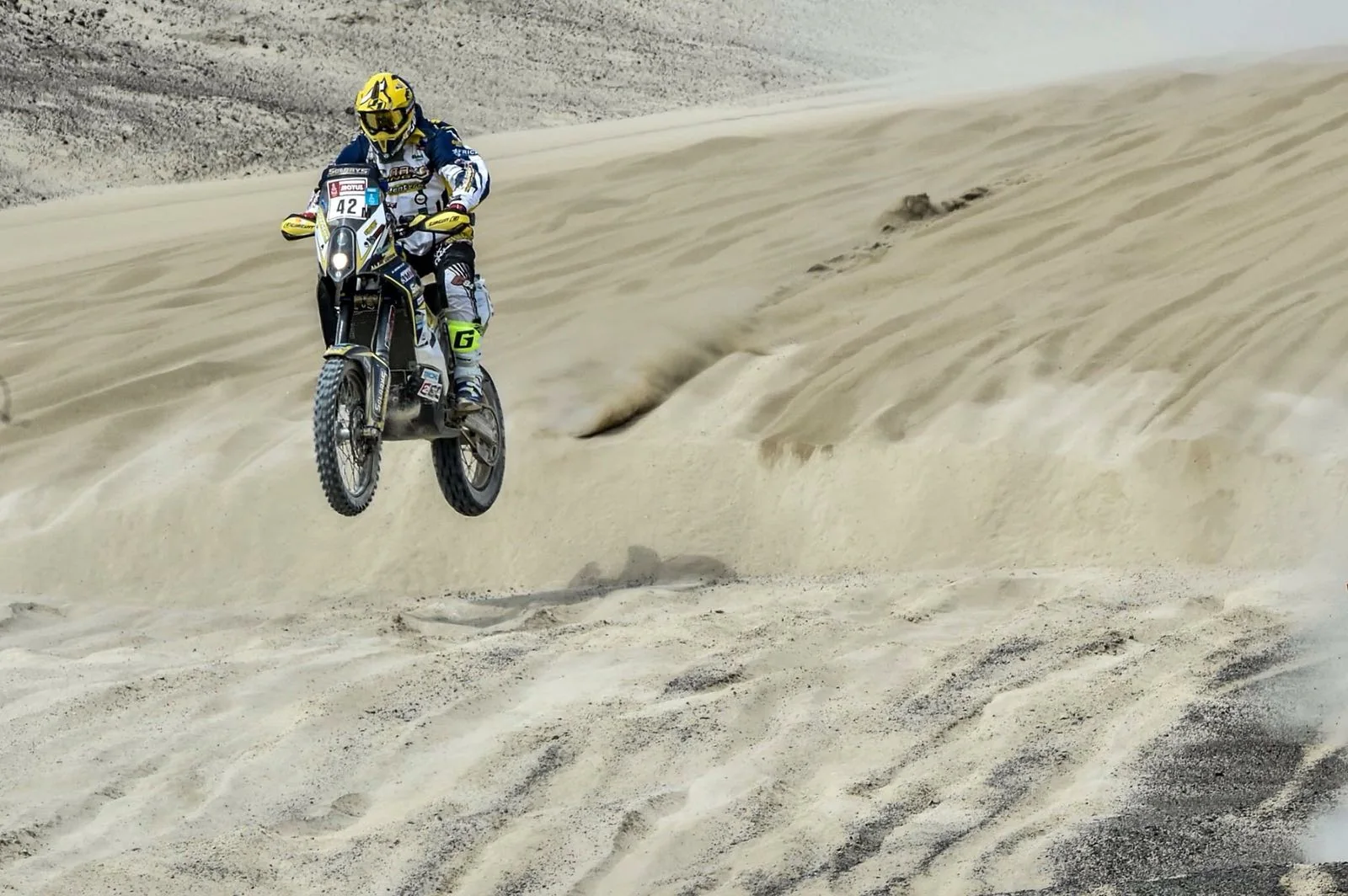Maurizio Gerini nel deserto con Husqvarna Rally 450