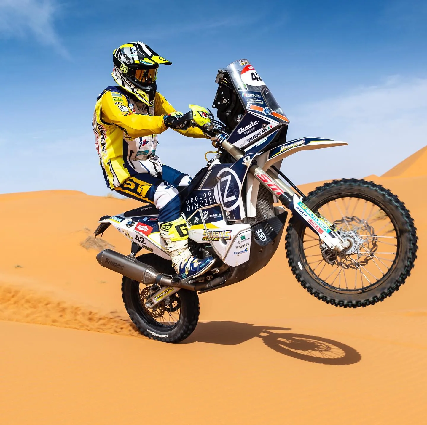 Maurizio Gerini con la Husqvarna Rally 450 alla Dakar 2019, tra le dune