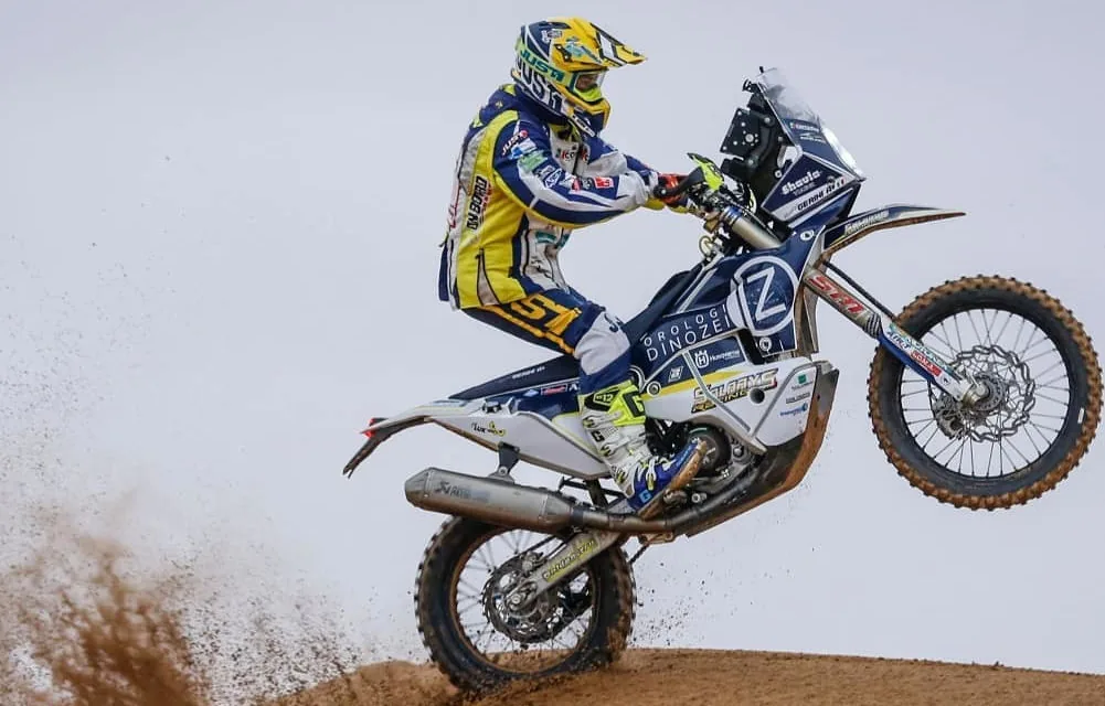 Maurizio Gerini in salto con la Husqvarna Rally 450 alla Dakar 2019