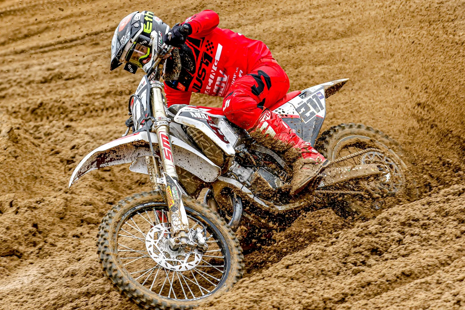Riccardo Pini in gara con Fantic 125 nel Campionato Europeo